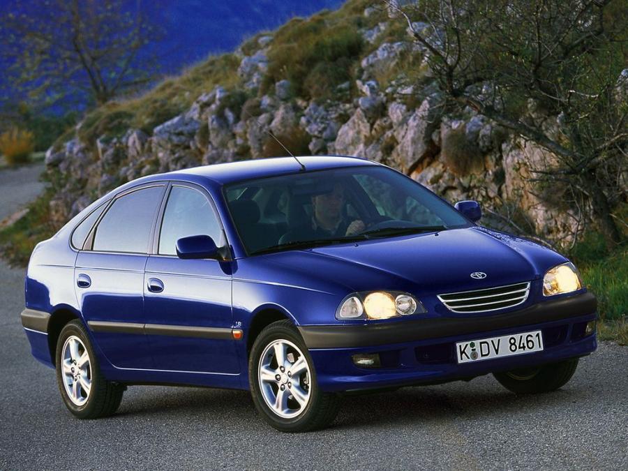 Toyota Avensis Hatchback 1997 года  (фото 7 из 8)